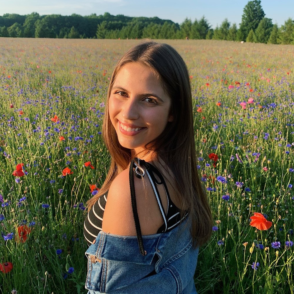 Meet your Posher, Alicia